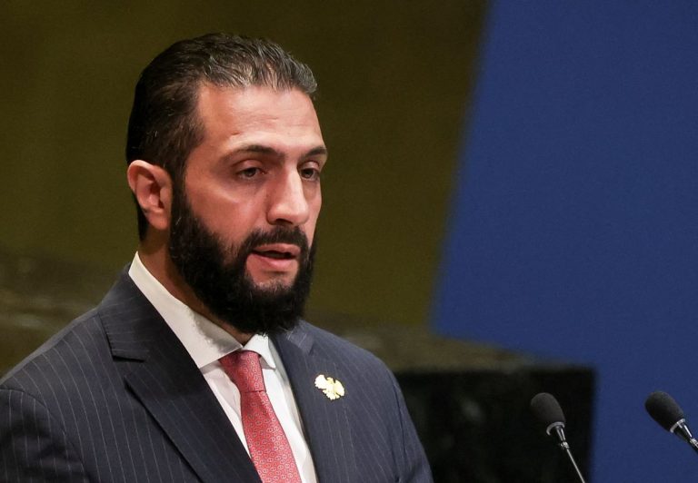 Ο αλ Σάρα θα ζητήσει από τον Πούτιν το «κεφάλι» του Άσαντ – Το καθεστώς του έκπτωτου προέδρου της Συρίας πριν καταρρεύσει μετέφερε χιλιάδες νεκρούς στην έρημο