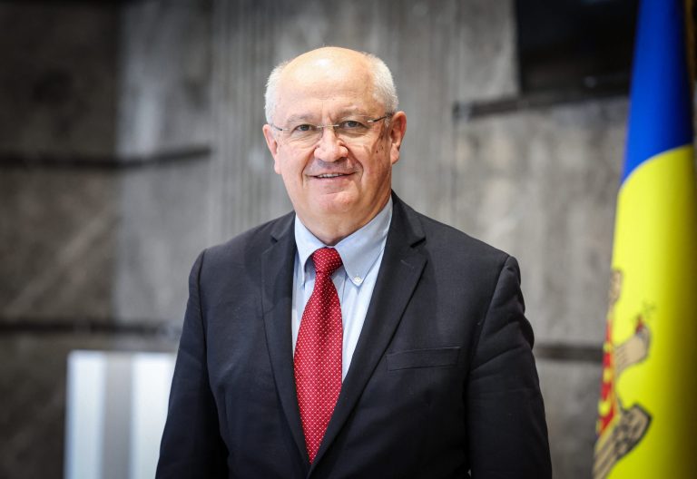 Ο φιλοευρωπαίος οικονομολόγος Αλεξάντρου Μουντεάνου διορίστηκε πρωθυπουργός της Μολδαβίας