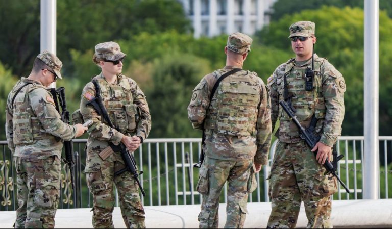 Δικαστικό μπλόκο στην εντολή Τραμπ για ανάπτυξη της Εθνοφρουράς στο Σικάγο