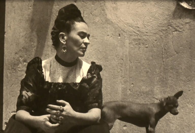 Frida Kahlo – Her Photos: Ανοίγει η αυλαία της φωτογραφικής έκθεσης για τη Φρίντα Κάλο στο Μουσείο Φωτογραφίας Θεσσαλονίκης