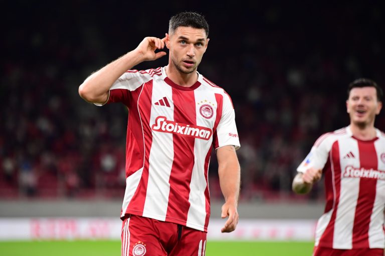 Ο Ρόμαν Γιάρεμτσουκ έβαλε υποψηφιότητα για το γκολ της χρονιάς στο Ολυμπιακός – Βόλος