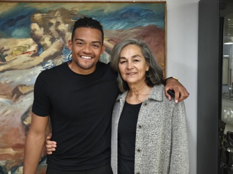 Ο Εμμανουήλ Καραλής επισκέφτηκε τα γραφεία του ΣΕΓΑΣ και συναντήθηκε με τη Σοφία Σακοράφα