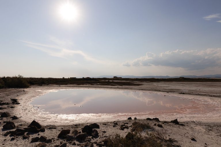 Κόστος καύσωνα: Πόσο επηρεάζει την ελληνική οικονομία η ζέστη