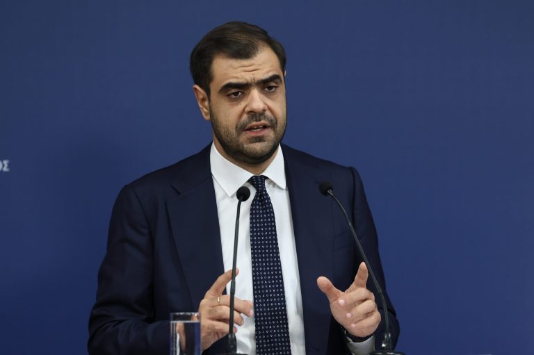 Μαρινάκης: Κανένας δεν θα επιτρέπεται να αλλοιώνει το Μνημείο του Αγνώστου Στρατιώτη μετά την ψήφιση της τροπολογίας