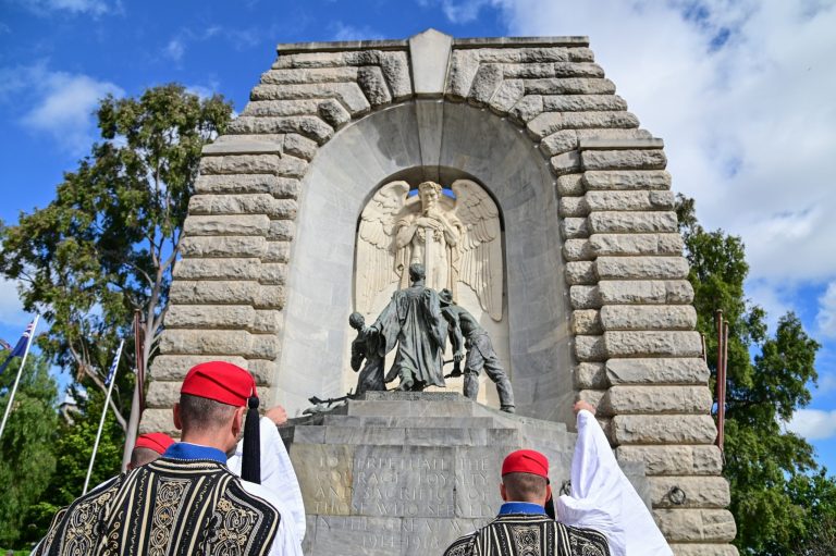 ΚΚΕ: Προσβολή για το Μνημείο του Άγνωστου Στρατιώτη είναι η εργαλειοποίησή του από την κυβέρνηση με στόχο την καταστολή των κινητοποιήσεων