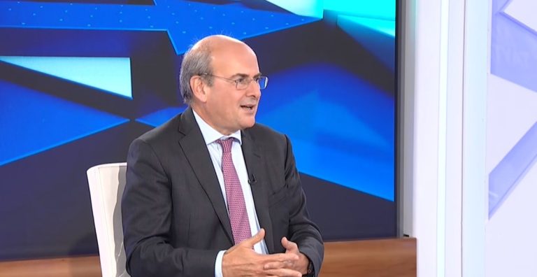 Κ. Χατζηδάκης στο ΕΡΤnews: Αντίπαλος μας η ακρίβεια και όχι η αντιπολίτευση – Ακούμε τι μας λένε οι πολίτες