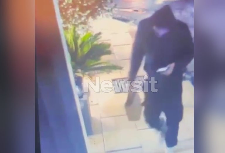 Βίντεο ντοκουμέντο: Η στιγμή που ο μαυροφορεμένος άνδρας αφήνει τη βόμβα στη ντισκοτέκ Jacky.O.