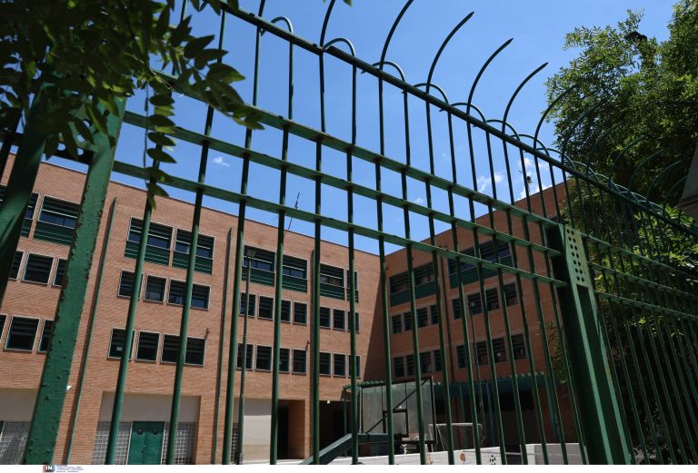 Βόλος: Παιδί βρέθηκε χτυπημένο στο κεφάλι σε προαύλιο Λυκείου