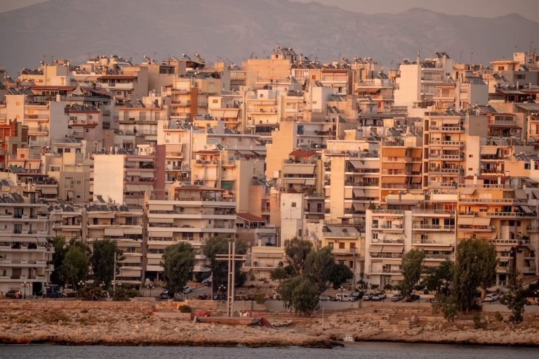 Το μεγάλο μπαμ για ιδιοκτήτες ακινήτων: Φορολογικές ελαφρύνσεις, αφορολόγητα ενοίκια και ΕΝΦΙΑ μηδέν