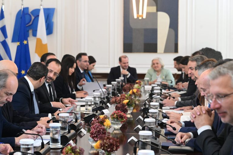 Live οι κοινές δηλώσεις Μητσοτάκη-Χριστοδουλίδη μετά τη Διακυβερνητική Ελλάδας-Κύπρου