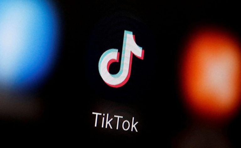 TikTok: Έρευνα για τον αλγόριθμο του που ενδέχεται να ωθεί ανηλίκους “προς την αυτοκτονία”