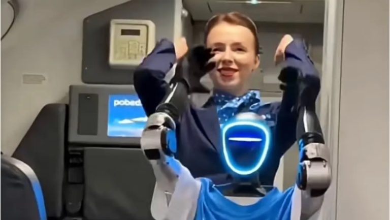 Η πρώτη πτήση με ανθρωπόμορφο ρομπότ σε ρόλο αεροσυνοδού είναι πλέον πραγματικότητα (βίντεο)