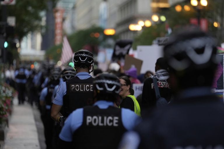 ΗΠΑ: Δικαστής διέταξε την αποφυλάκιση εκατοντάδων μεταναστών στο Ιλινόις