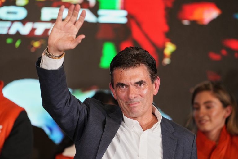 Ρ. Πας: Χωρίς εκπροσώπηση αυτοχθόνων και κοινωνικών κινημάτων η κυβέρνηση της Βολιβίας