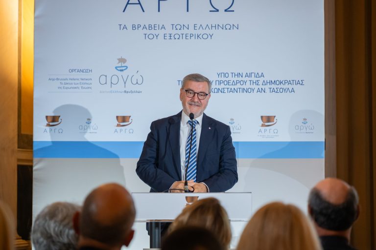 Αλκιβιάδης Θωμάς: ένας βραβευμένος Έλληνας της Διασποράς που τιμά την Ελλάδα εδώ και 40 χρόνια