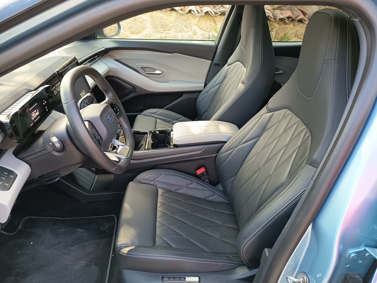 ford-explorer-77kwh-286ps