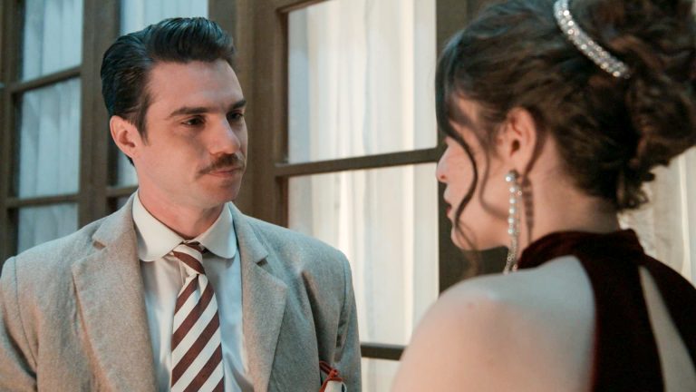 Grand Hotel – επόμενο επεισόδιο: Ο Άρης εξομολογείται τον έρωτά του στην Αλίκη, η οποία τον παρακολουθεί αμήχανη