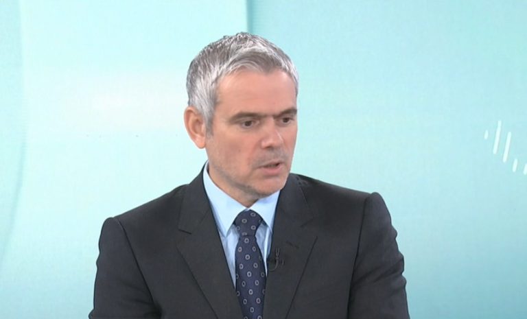 Καραγκούνης στο ΕΡΤnews: Ξεκίνησε η καταβολή του μόνιμου βοηθήματος 250 ευρώ σε συνταξιούχους – Νέες αυξήσεις στις συντάξεις από 1η Ιανουαρίου