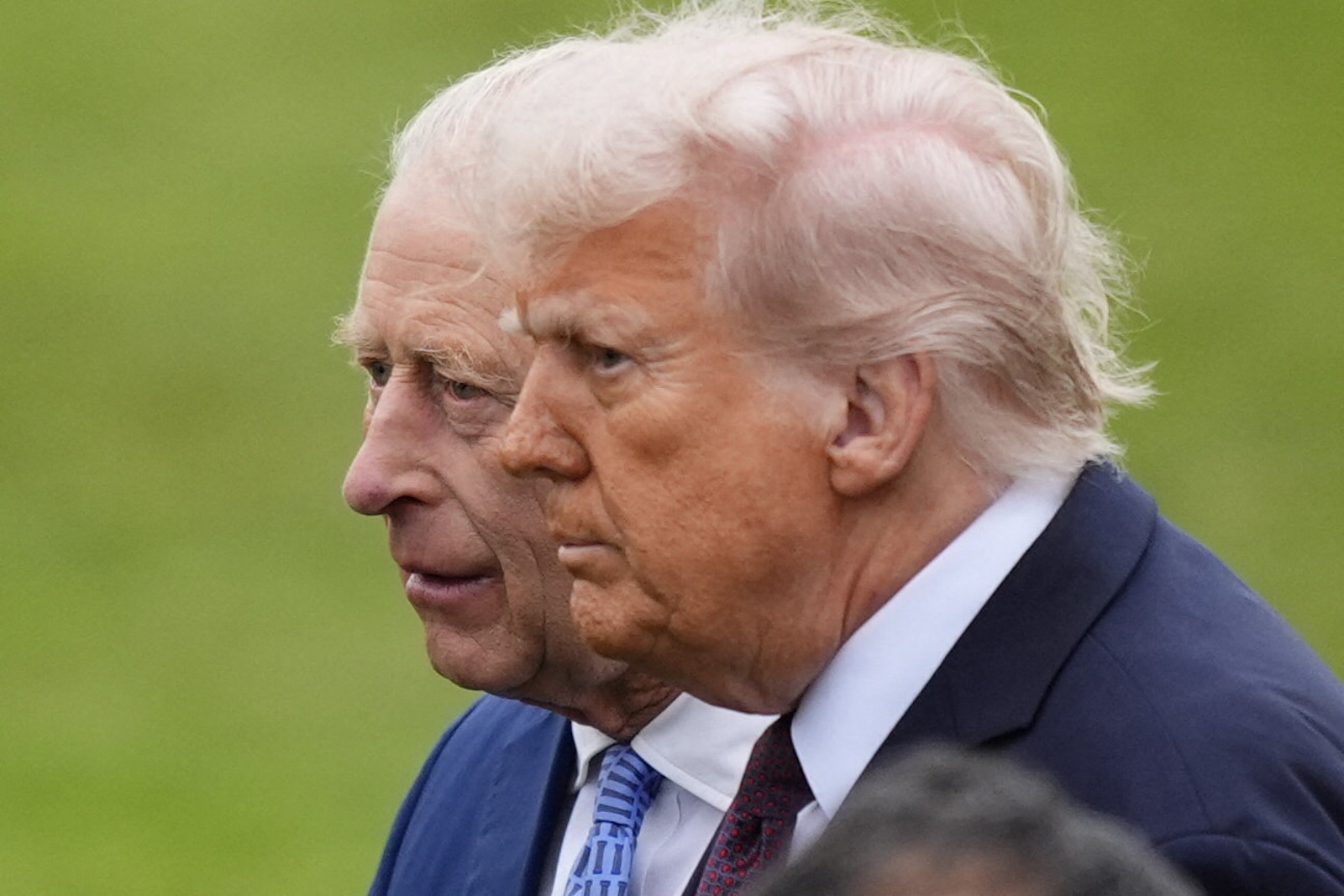 Ο Ντόναλντ Τραμπ με τον Βασιλιά Κάρολο