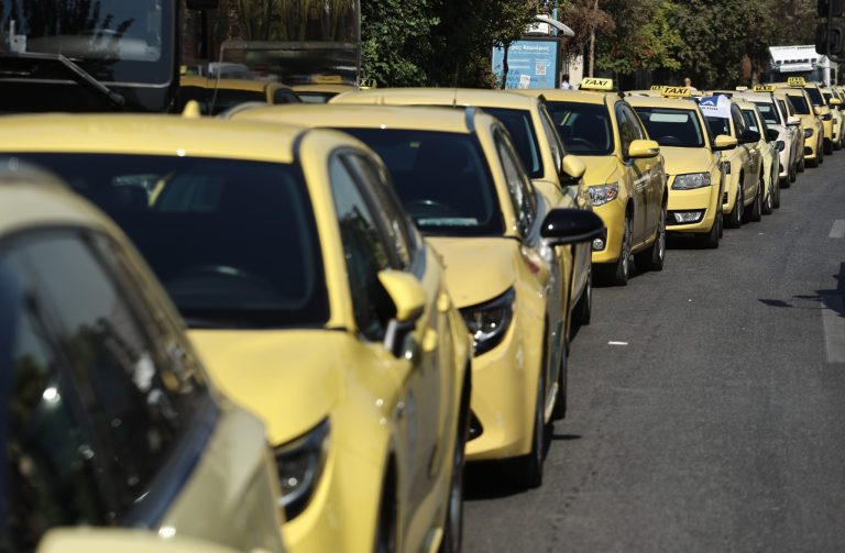 Η διαδρομή τρόμου για ταξιτζή στη Θεσσαλονίκη – 17χρονη τον λήστεψε στο τέλος της κούρσας