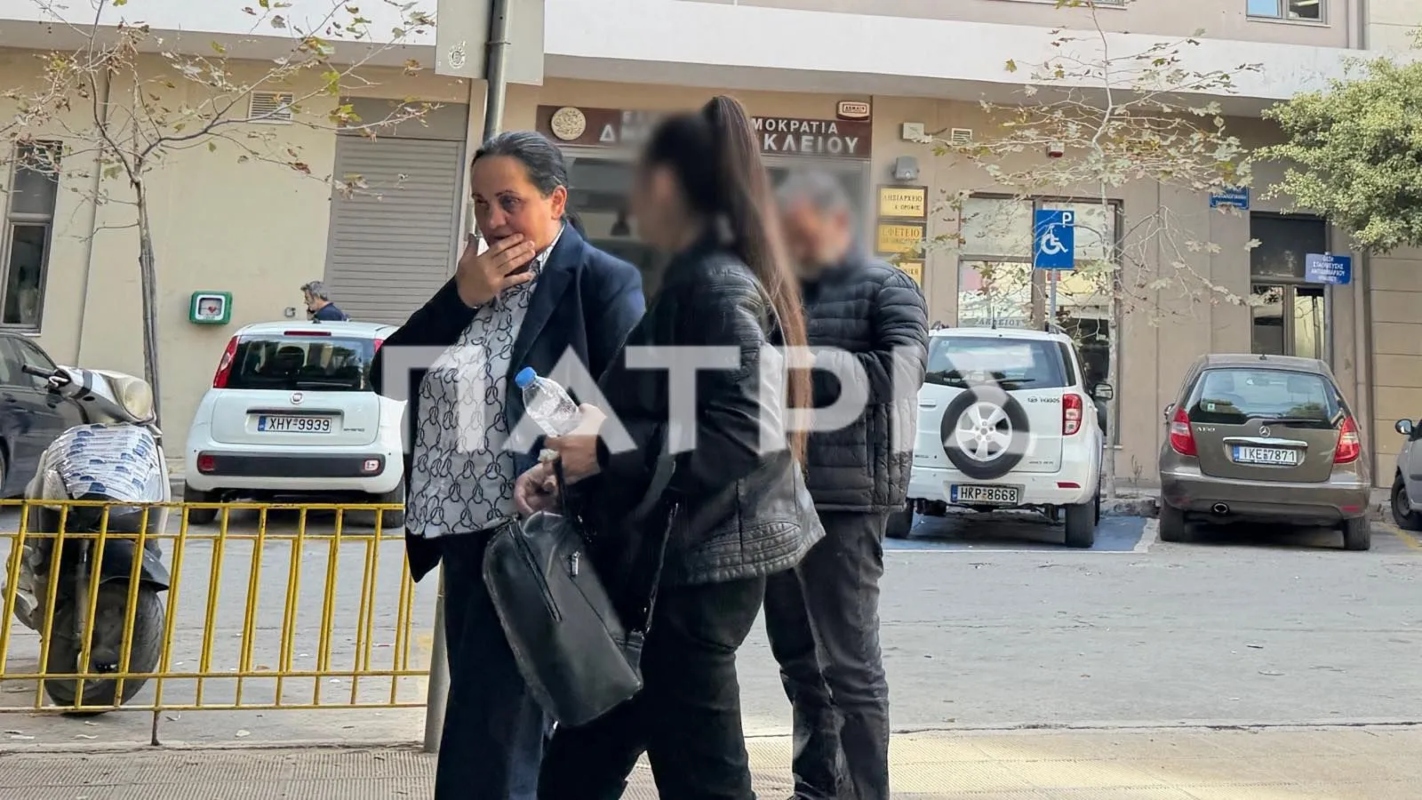 Η χήρα του Φανούρη Καργάκη στα Δικαστήρια Ηρακλείου