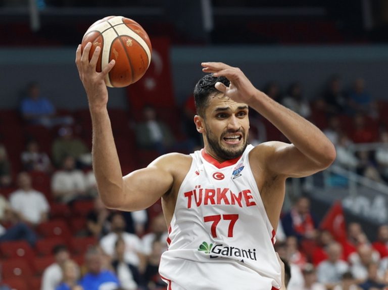 Ο Ομέρ Γιούρτσεβεν αγωνίστηκε για 15 λεπτά στο Τουρκία – Βοσνία 93-71