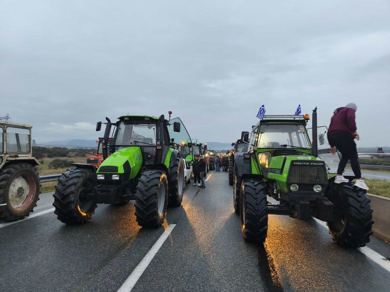 Κλιμακώνονται οι αγροτικές κινητοποιήσεις – Crash test ο πιθανός αποκλεισμός στο λιμάνι του Βόλου
