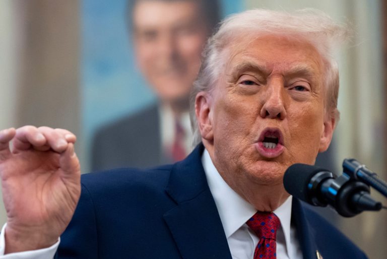 Τραμπ: Ξένη τρομοκρατική οργάνωση η Βενεζουέλα – Πλήρης αποκλεισμός των δεξαμενόπλοιων από και προς το Καράκας