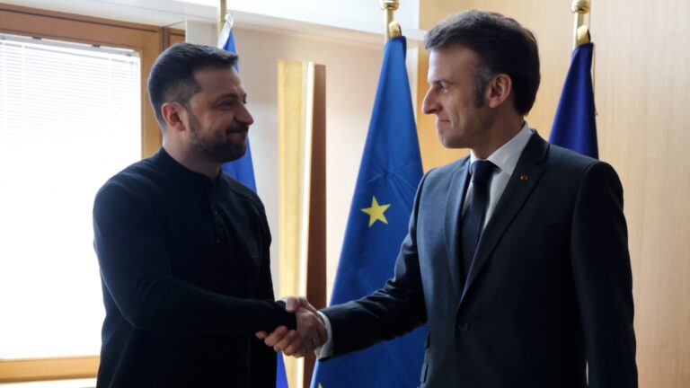 Στο Παρίσι σήμερα ο Ζελένσκι – Συνάντηση με Μακρόν