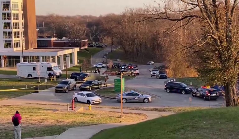 ΗΠΑ: Πυροβολισμοί στο πανεπιστήμιο του Κεντάκι – Ένας νεκρός, ένας τραυματίας και ένας ύποπτος υπό κράτηση