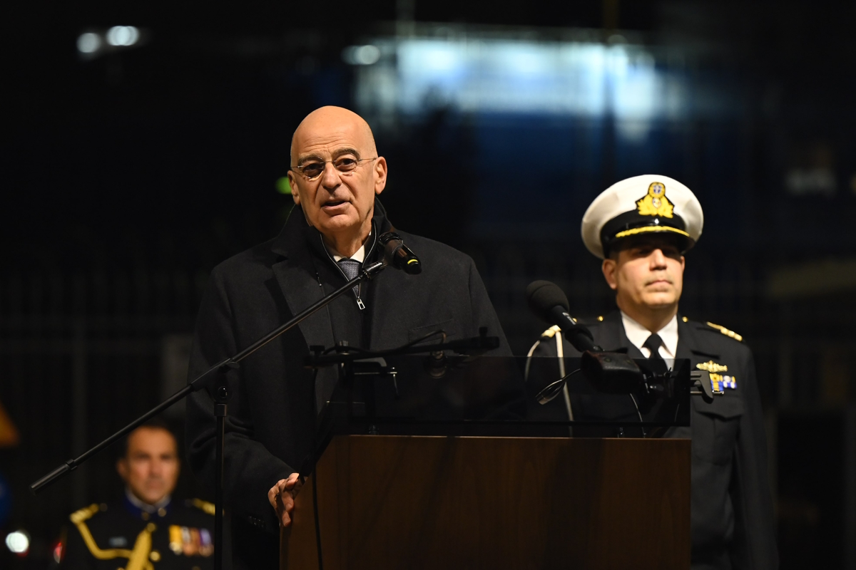 Παρουσία του Νίκου Δένδια έγινε η φωταγώγηση του χριστουγεννιάτικου δέντρου του Υπουργείου Εθνικής Άμυνας