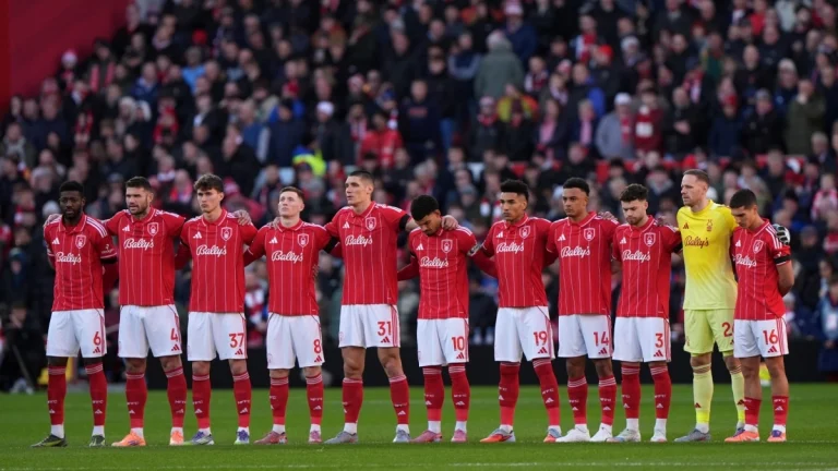 Νότιγχαμ Φόρεστ: Ενός λεπτού σιγή στη μνήμη της μητέρας του Βαγγέλη Μαρινάκη