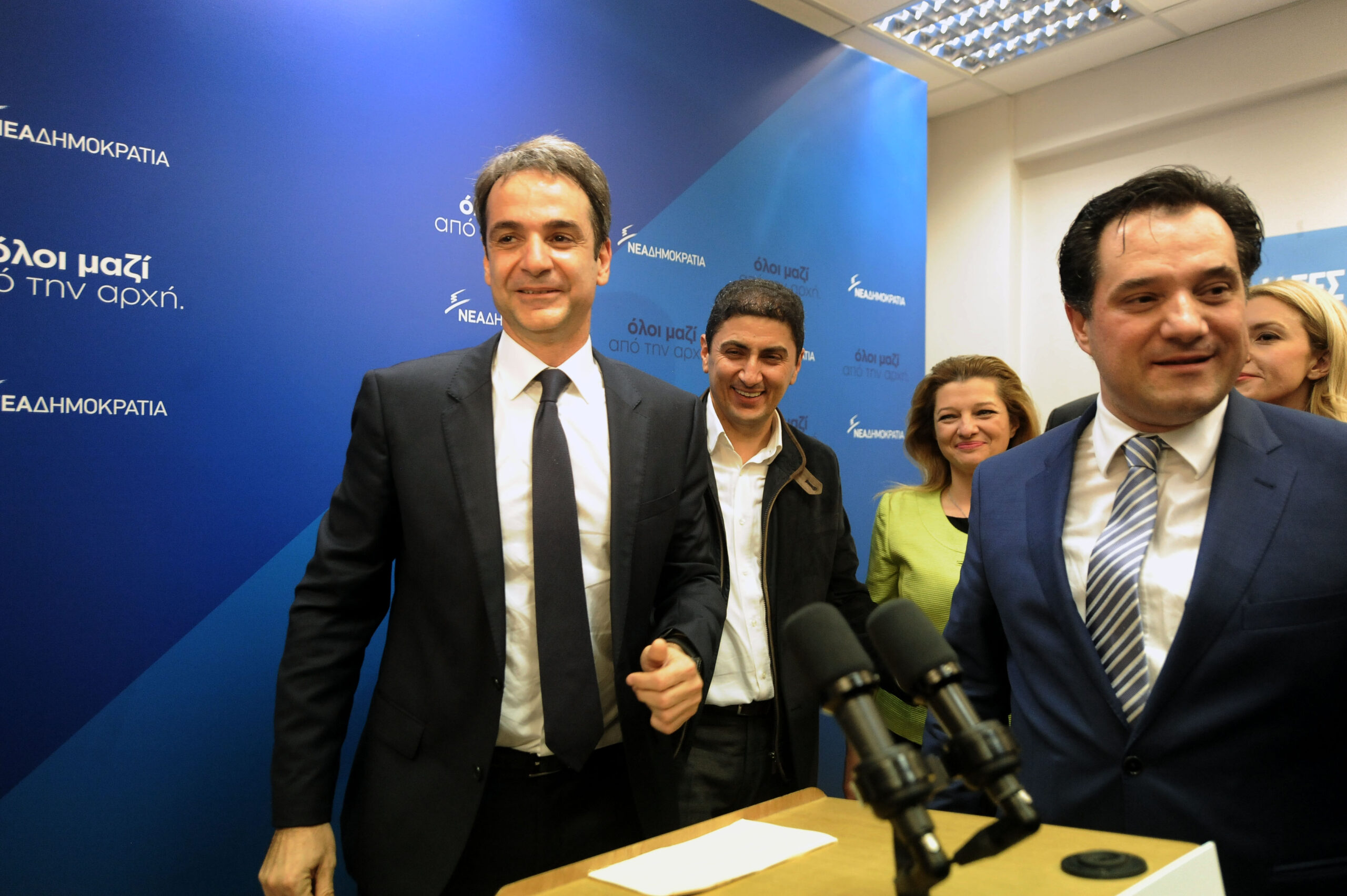 Ο Κυριάκος Μητσοτάκης το βράδυ της νίκης, όταν αναδείχθηκε αρχηγός της Νέας Δημοκρατίας, επικρατώντας του Βαγγέλη Μεϊμαράκη