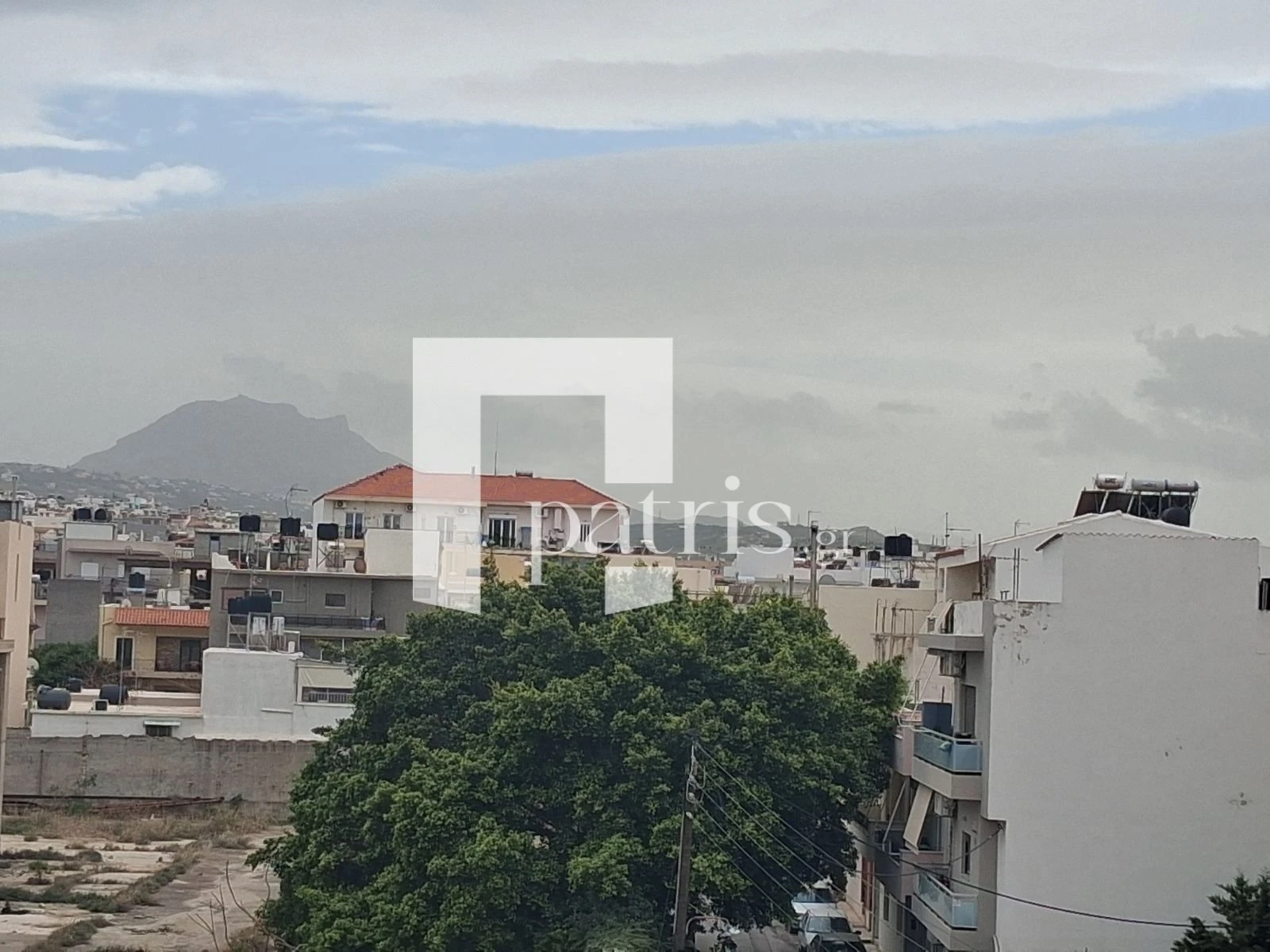 «Ορατότης μηδέν» στην Κρήτη που πνίγηκε από την αφρικανική σκόνη