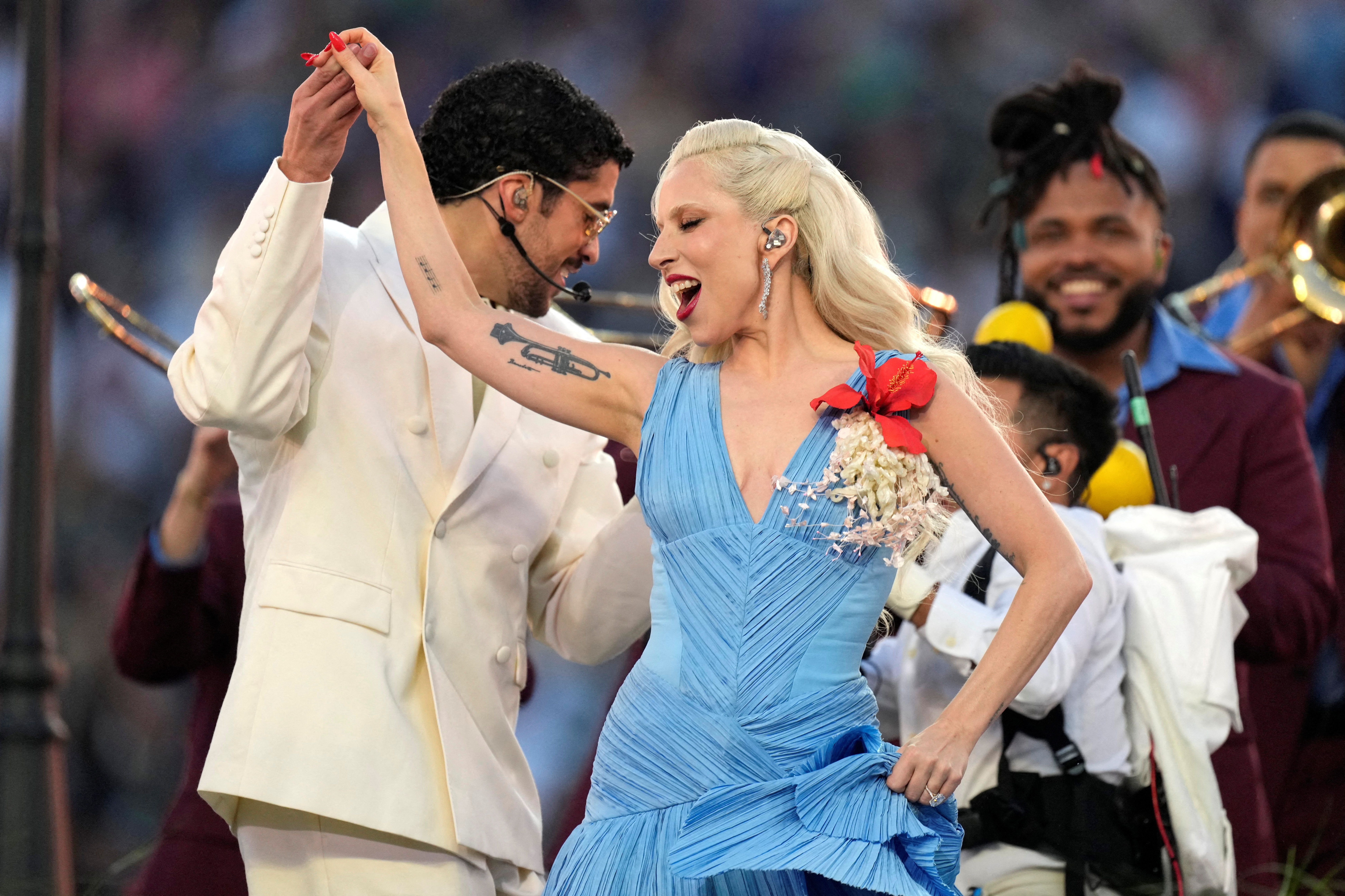 Η Lady Gaga με τον Bad Bunny