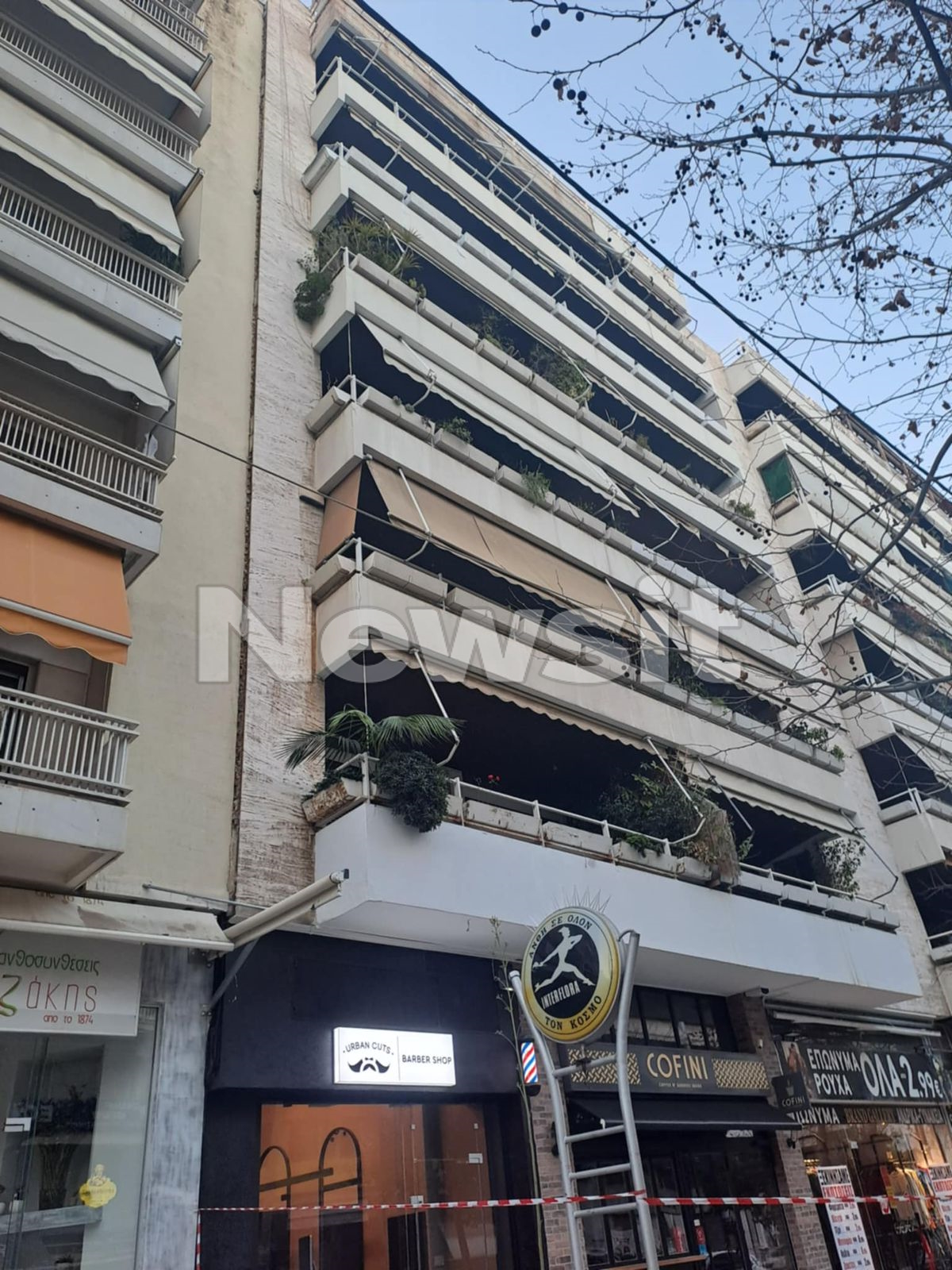 Η πολυκατοικία στο Παλαιό Φάληρο